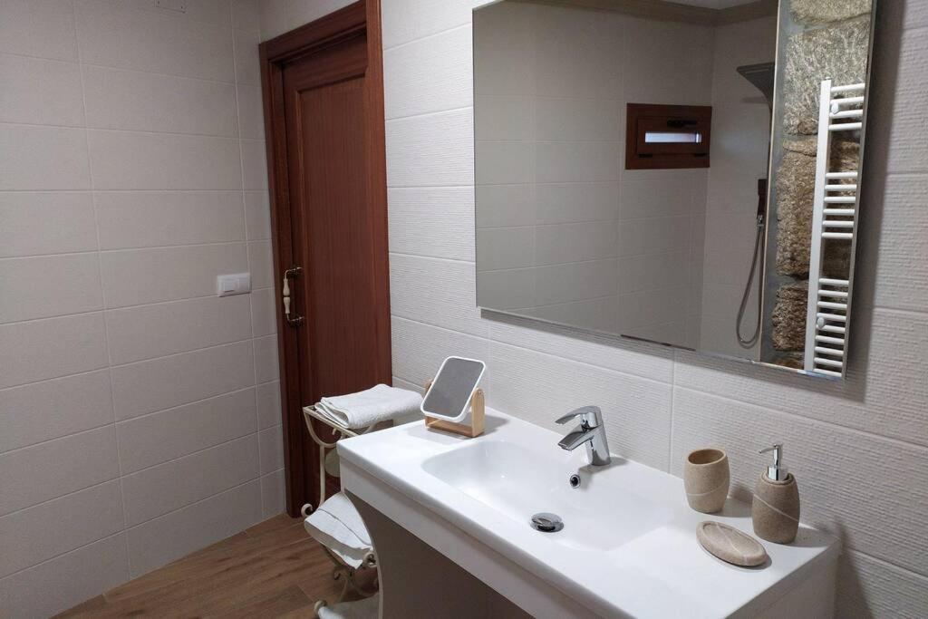 O Apartamento Do Xanza, Ideal Para Parejas Adaptado Movilidad Reducida Meis Ngoại thất bức ảnh